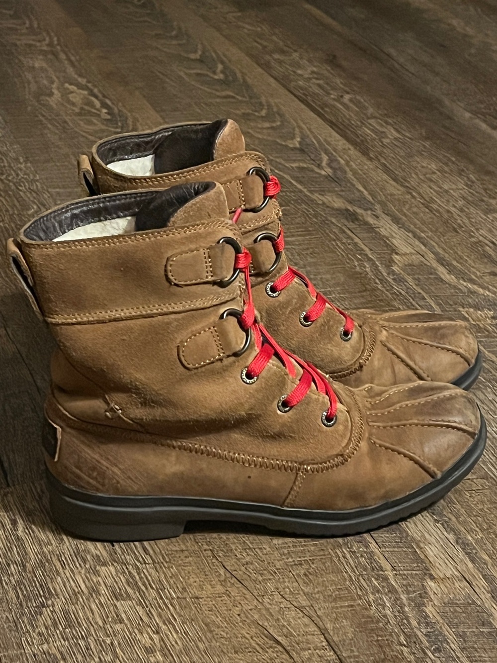 UGG Azaria Women’s Waterproof Leather Duck Boots Shearling Lined Brown Size 7
